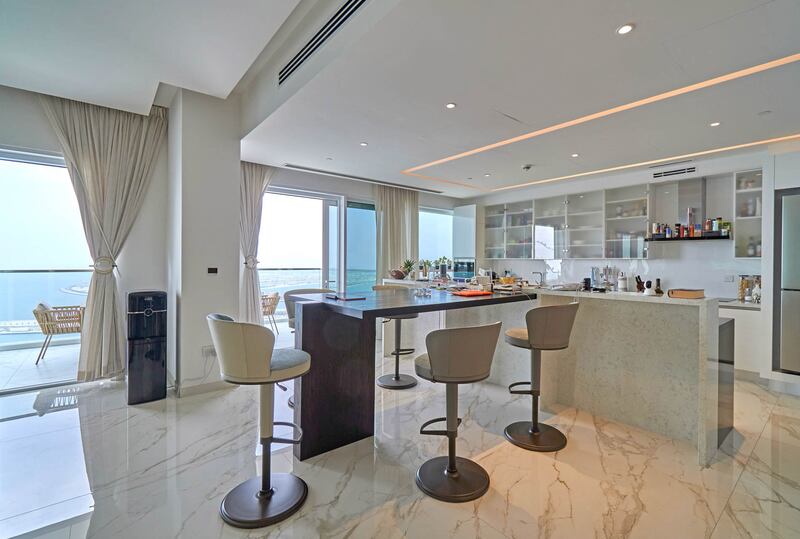 1/JBR. Courtesy LuxuryProperty.com