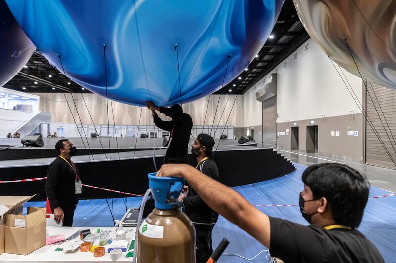 Balloons being inflated before the start of the show.
