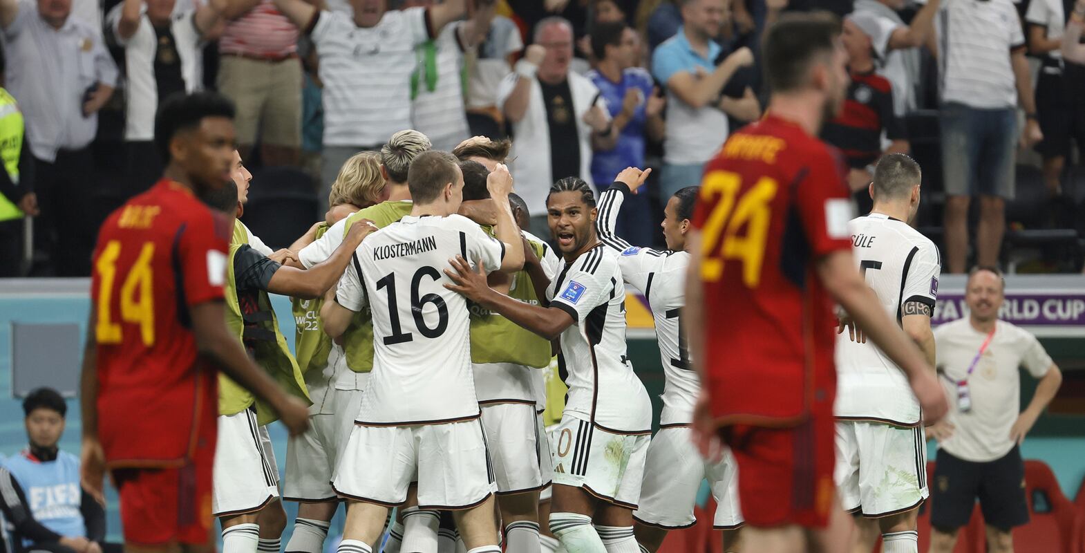 Players of Germany celebrate the equalizer during the FIFA World Cup 2022 group E soccer match between Spain and Germany at Al Bayt Stadium in Al Khor, Qatar, 27 November 2022.   EPA / Ronald Wittek