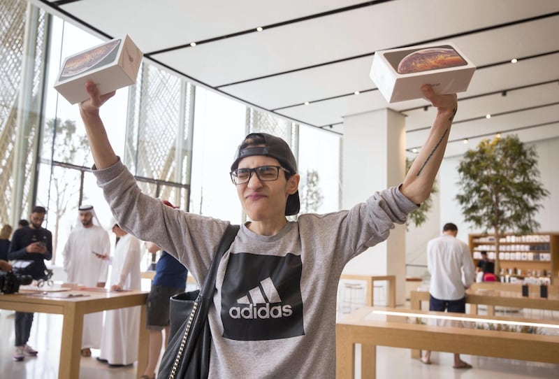 DUBAI, UNITED ARAB EMIRATES, 21 SEPTEMBETR 2018 - iPhone fans  at the launch of iPhone XS at Apple store, Dubai Mall.  Leslie Pableo for The National for Alkesh Sharma’s story