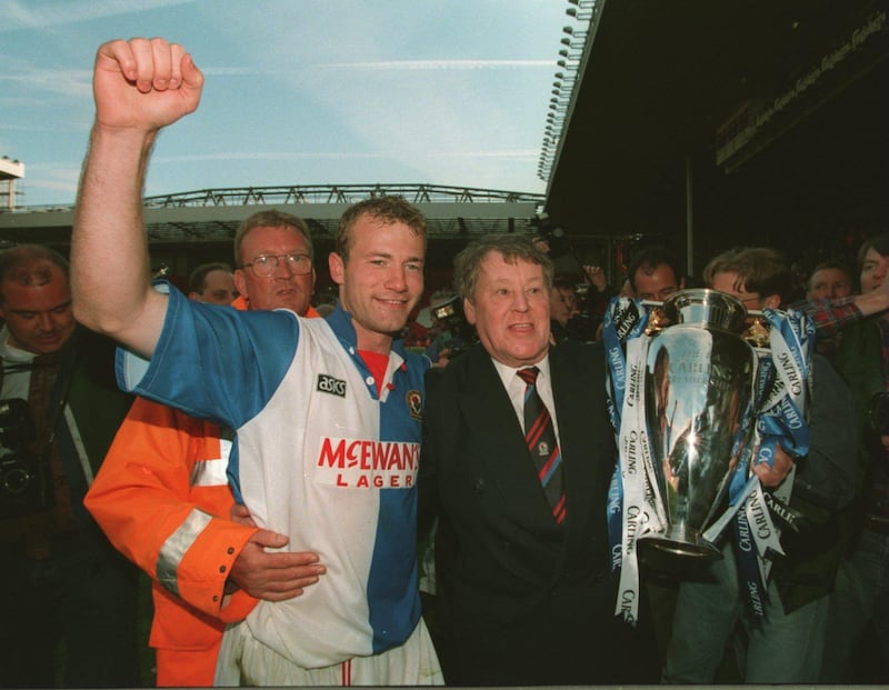 14 MAY 1995:  JACK WALKER THE PRESIDENT OF BLACKBURN ROVERS HOLDS THE PREMIERSHIP TROPHY WITH STRIKER ALAN SHEARER AFTER HIS SIDE HAD LOST 2-1 TO LIVERPOOL AT ANFIELD  Mandatory Credit: Allsport UK/ALLSPORT