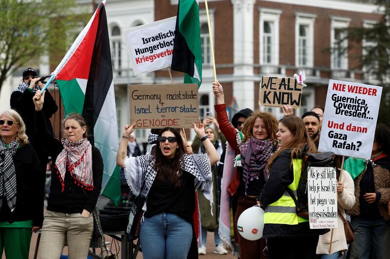 People demonstrate in support of Palestinians, on the day Nicaragua asked the International Court of Justice to order Berlin to halt military arms exports to Israel and reverse its decision to stop funding U. N.  Palestinian refugee agency UNRWA, outside the Peace Palace in The Hague, Netherlands, April 8, 2024.  REUTERS / Piroschka van de Wouw