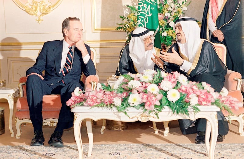 U.S. President George H. Bush and Saudi King Fahd hold talks before dinner in Jeddah, Saudi Arabia, Wednesday, Nov. 21, 1990. (AP Photo/Scott Applewhite)