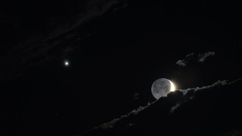 A photograph of the crescent Moon and Venus meeting, taken from Arizona. Photo: Andrew McCarthy