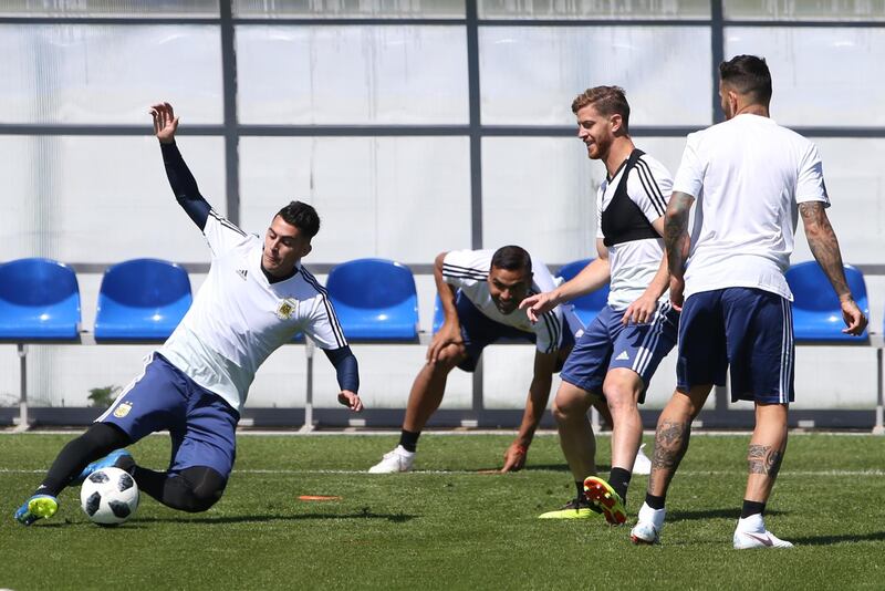 Cristian Pavon in action in training. Gabriel Rossi / Getty Images