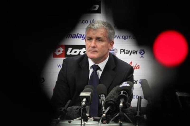 Mark Hughes, who left Fulham last summer, was linked to Chelsea and Aston Villa, but no job offer was offered, recently he was linked to Sunderland, before accepting the job at Loftus Road.