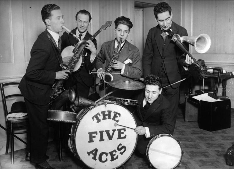 Jazz band 'The Five Aces' during a performance.   (Photo by Topical Press Agency/Getty Images)