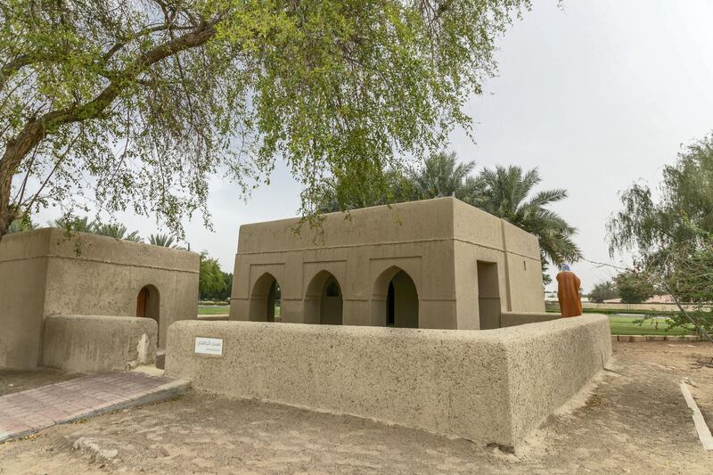 The mosque consists of a single room with an open arcade on the east side from an enclosed courtyard. 