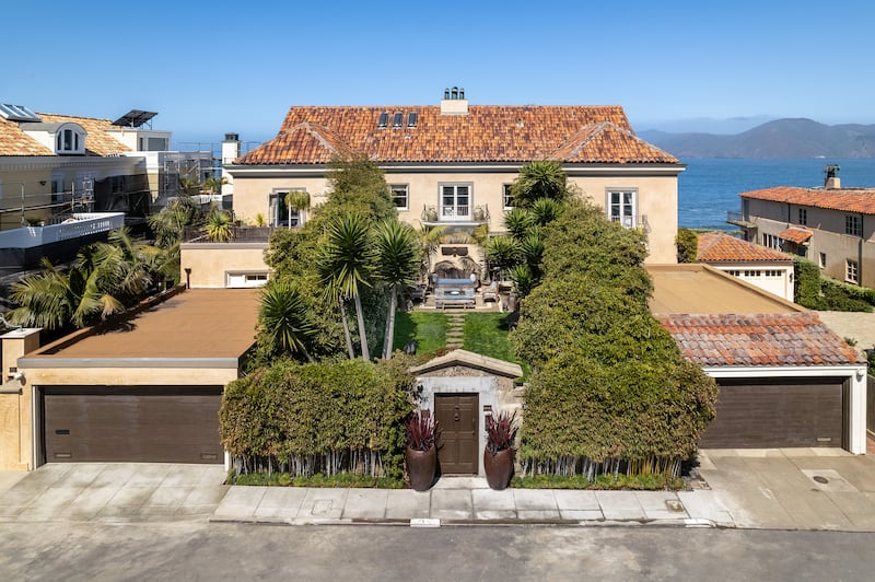 Lush gardens lead up to the historic home that is listed for $39 million. Photo: TopTenRealEstateDeals.com