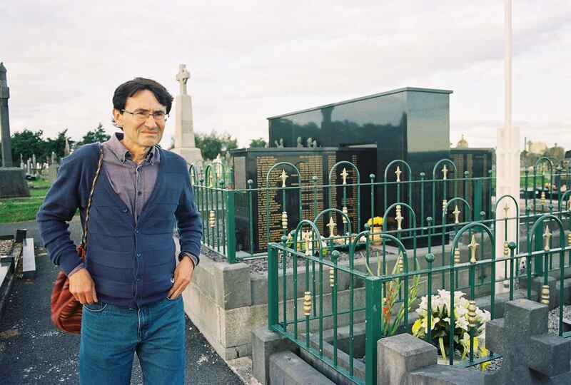 Irish-British journalist Gareth Smyth at a cemetery in Belfast in 2012. Photo: Khaled Yacoub Oweis