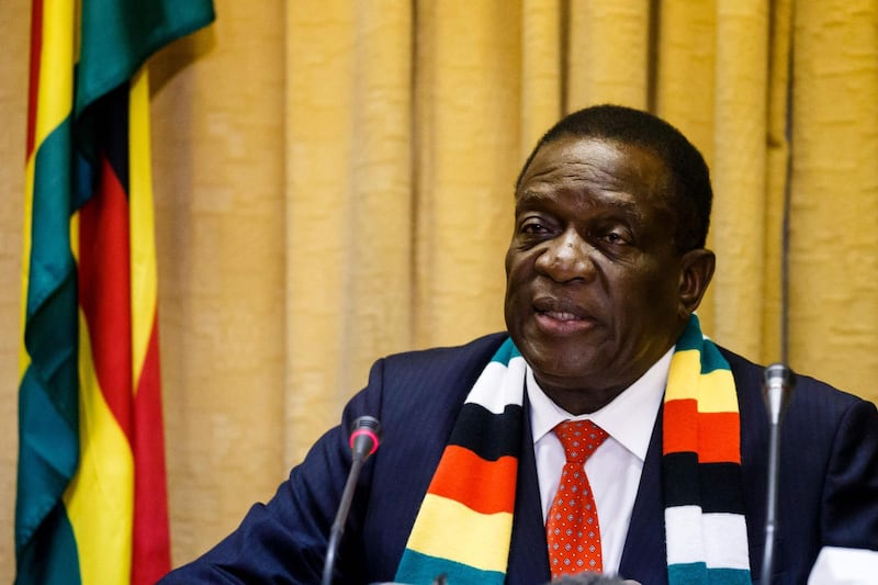 Zimbabwean President Emmerson Mnangagwa speaks during a press conference where he announced the discovery of oil and gas deposits in Zimbabwe by Invictus an Australian listed company, on November 1, 2018 in Harare, Zimbabwe.  / AFP / Jekesai NJIKIZANA
