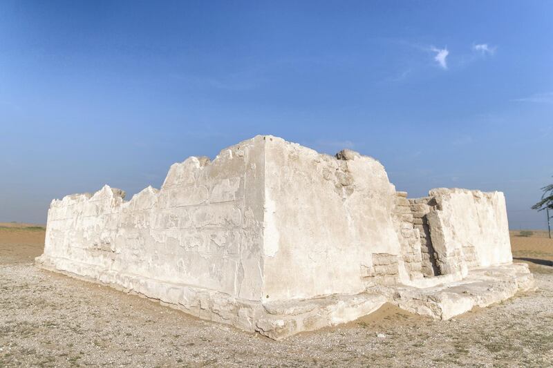 UMM AL QUWAIN, UNITED ARAB EMIRATES - DECEMBER 26, 2018. 

Al Shimish temple in Ed-Dur, one of the largest archaeological sites in the UAE.

The antiquities and heritage department in UAQ is offering people a  10-day archaeology exploration course at the site.

(Photo by Reem Mohammed/The National)

Reporter: RUBA HAZA
Section:  NA