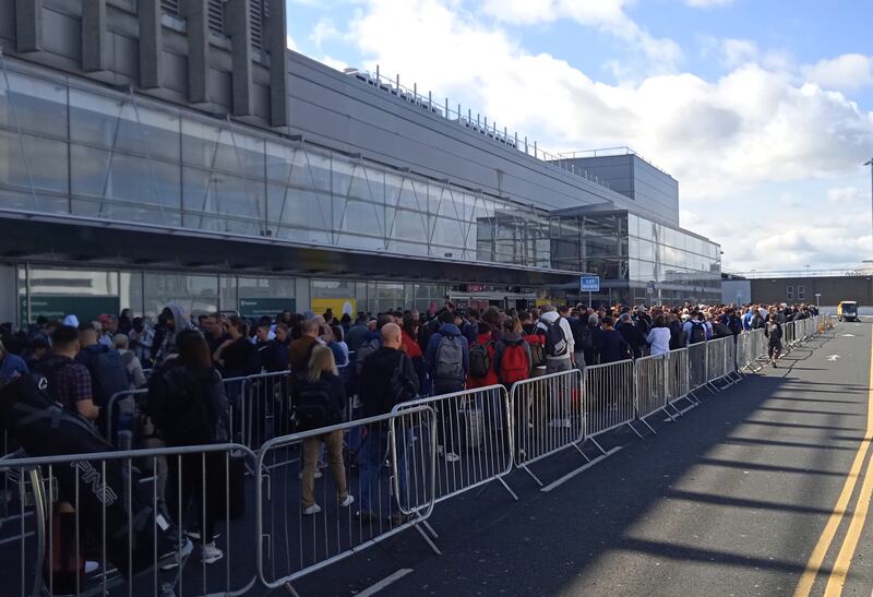 Queues at Dublin airport snaked all the way outside. Photo: Twitter