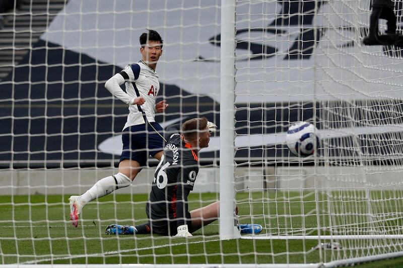 Son Heung-min – 6. Involved in two pivotal moments in the first half. It was Son’s face McTominay made contact with that disallowed Cavani’s goal, before the South Korean tapped in the opening goal. Had a great chance to give Spurs another lead soon after United’s equaliser but shot straight at Henderson. Nowhere close to repeating his Old Trafford heroics. AP