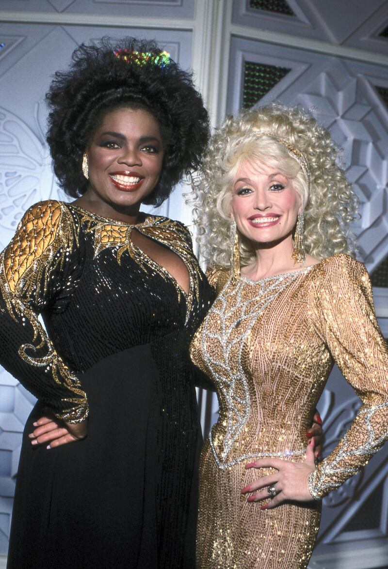 (L-R) Oprah Winfrey and Dolly Parton on 'Dolly' in 1987. (Photo by Jerry Fitzgerald/Walt Disney Television via Getty Images)