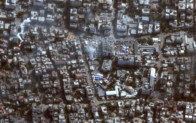 A satellite image shows Al-Shifa hospital, amid the ongoing conflict between Israel and the Palestinian Islamist group Hamas, in Gaza November 11, 2023.  Maxar Technologies/Handout via REUTERS    THIS IMAGE HAS BEEN SUPPLIED BY A THIRD PARTY.  MANDATORY CREDIT.  NO RESALES.  NO ARCHIVES.  MUST NOT OBSCURE LOGO. 