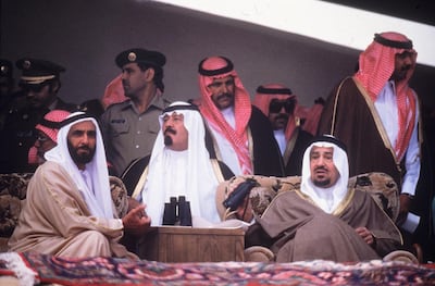 circa 1980:  From left to right, Sheikh Zayed bin Sultan Al-Nahyan, President of the UAE (United Arab Emirates), Prince Abdullah Ibn Abdul Aziz, the Crown Prince of Saudi Arabia and King Khalid of Saudi Arabia.  (Photo by Hulton Archive/Getty Images)