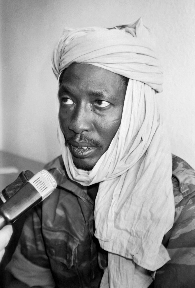 Chadian rebel Idriss Deby, leader of the Chadian Patriotic Salvation Movement, gives a press conference, on december 2, 1990 as he arrives in N'Djamena, December 02, 1990. AFP