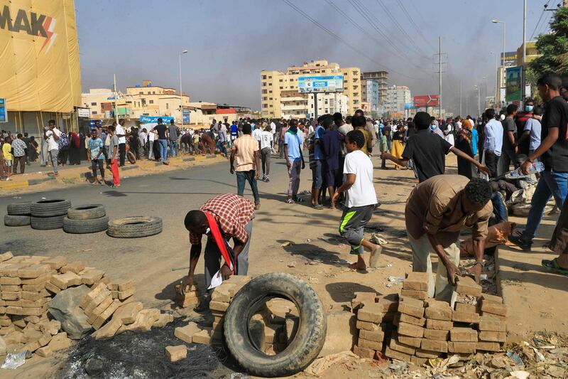 Protesters are angry about the overnight detentions by the army of members of Sudan's government.