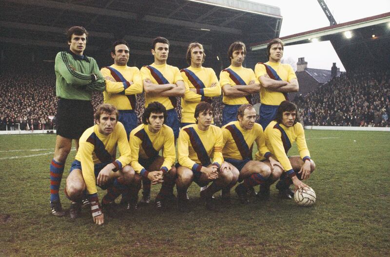 LIVERPOOL, UNITED KINGDOM - APRIL 14:  The Barcelona team pictured before the UEFA Cup semi-final 2nd leg against Liverpool at Anfield on April 14, 1976 in Liverpool, England, Johan Cruyff pictured front row centre, goalkeeper Pere Mora back row left and Johan Neeskens back row, 4th left.  (Photo by Don Morley/Allsport/Getty Images)
