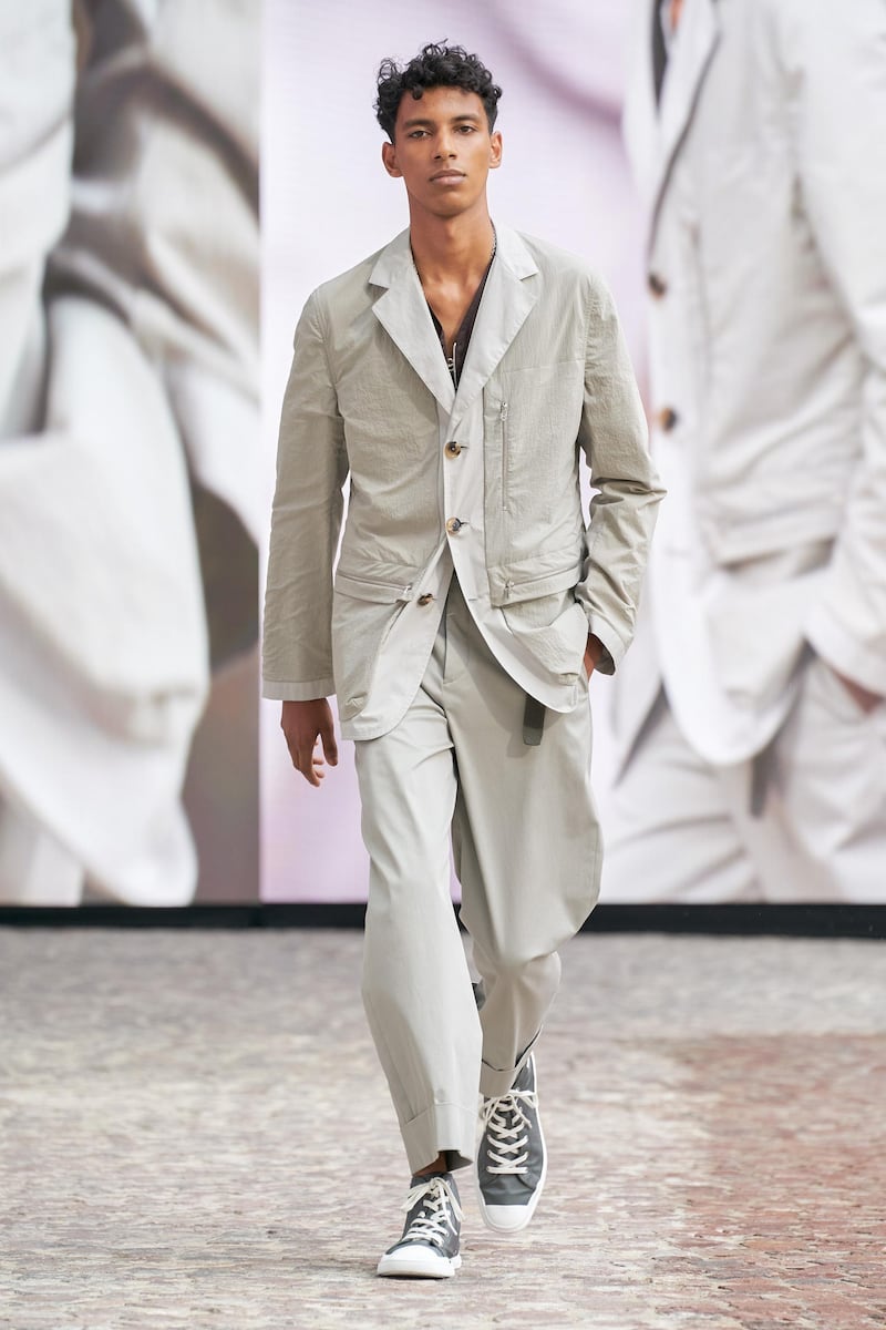 For spring / summer 2022, Hermes rethinks the suit to incorporate a reversible jacket. Courtesy Hermes