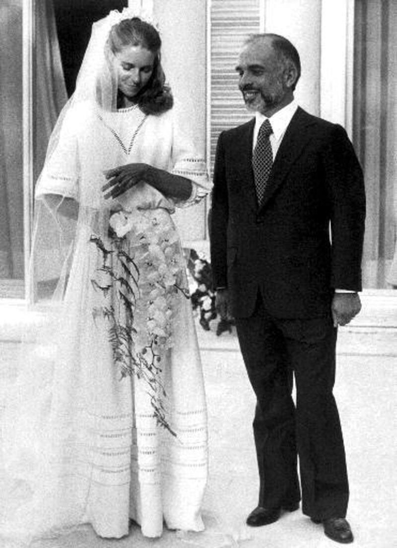 PRI94 - 19780615 - AMMAN, JORDAN : (FILES) Hussein Ibn Talal, King of Jordan and his bride, the former American Lisa Halaby, are all smiles after being wed 15 June 1978 in Amman. Hussein proclaimed Lisa Queen Noor instead of naming her a princess, as had been expected. King Hussein of Jordan is near death, a senior Jordanian official said 05 February. "The king is in agony. He is being kept alive by artificial means. There is no more hope", the official said. King Hussein earlier 05 February returned home to Jordan after failed cancer treatment in the United States. EPA PHOTO FILES /DPA/HORST OSSINGER/vn/nk/ao b/w only