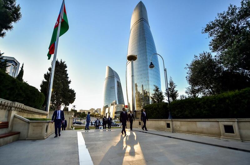Sheikh Abdullah visits Azerbaijan’s honourary tombs and the martyr’s cemetrary. Wam