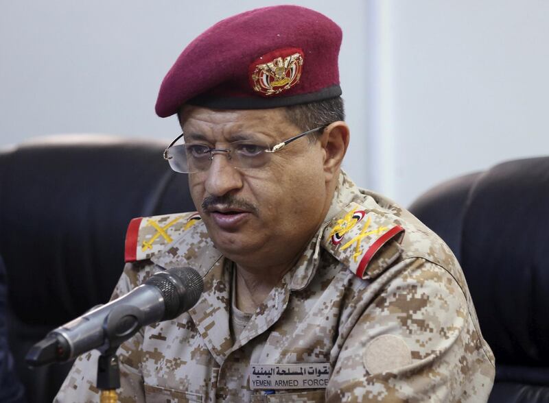 FILE PHOTO: Major General Muhammad Ali al-Maqdashi, chief of staff of the Yemeni Army, addresses a news conference in the country's central province of Marib, Yemen January 13, 2016. REUTERS/Ali Owidha/File Photo