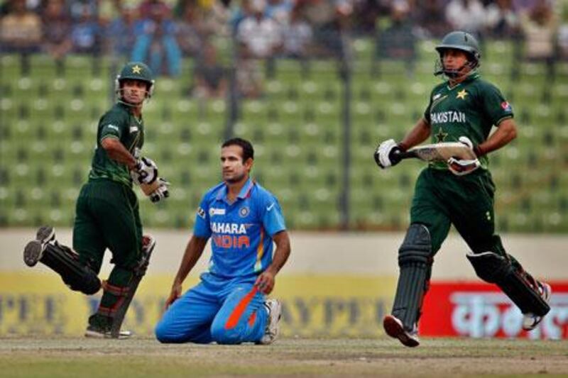 India seam bowler Irfan Pathan, centre, lacks pace.