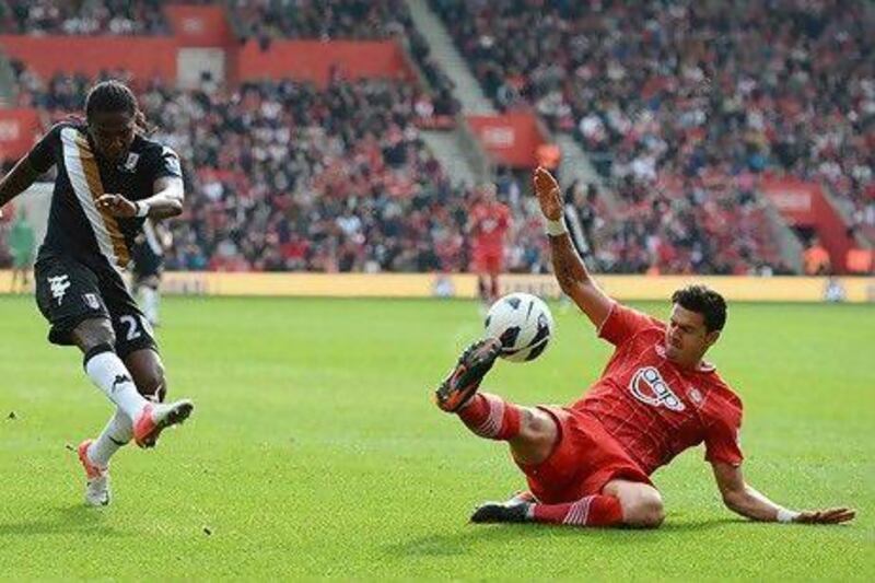 SOUTHAMPTON, ENGLAND - OCTOBER 07: Hugo Rodallega of Fulham has his shot blocked by Jose Fonte of Southampton during the Barclays Premier League match between Southampton and Fulham at St Mary's Stadium on October 7, 2012 in Southampton, England. (Photo by Mike Hewitt/Getty Images) *** Local Caption *** 153610527.jpg
