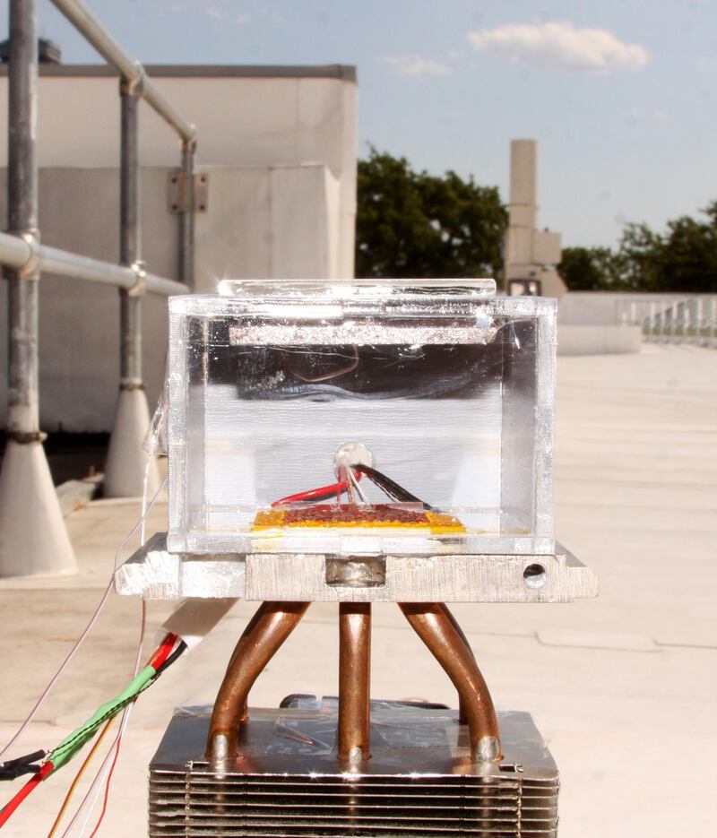 July 10, 2017 Researchers from Massachusetts Institute of Technology have created a device to harvest water from air, best suited for desert conditions. Hyunho Kim and Evelyn Wang / MIT