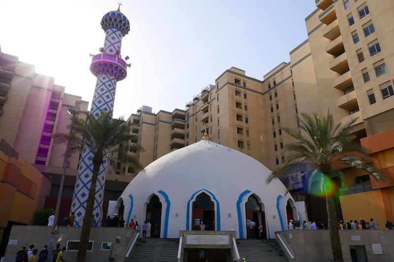 DUBAI , UNITED ARAB EMIRATES , April 13  – 2021 :- Outside view of the Omar Ali Bin Haider Mosque in Deira Dubai. ( Pawan Singh / The National ) For News/Online/Instagram. Story by Sarwat