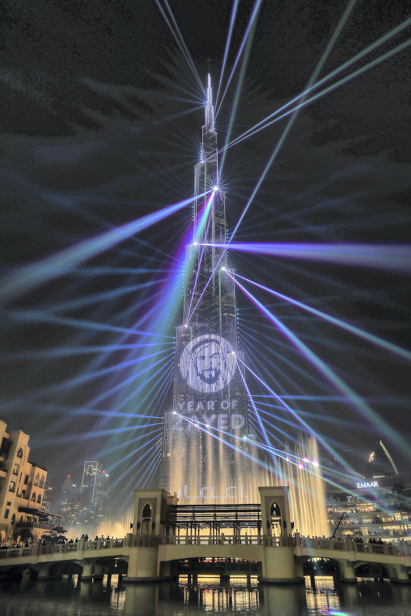 Dubai, U.A.E. .   December 31, 2018.   New Years' Eve celebrations of fireworks and light show at The Burj Khalifa and Downtown Dubai area.
Victor Besa / The National
Section:  NA
Reporter: