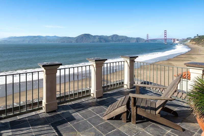 It also has views of the Golden Gate Bridge. Photo: TopTenRealEstateDeals.com