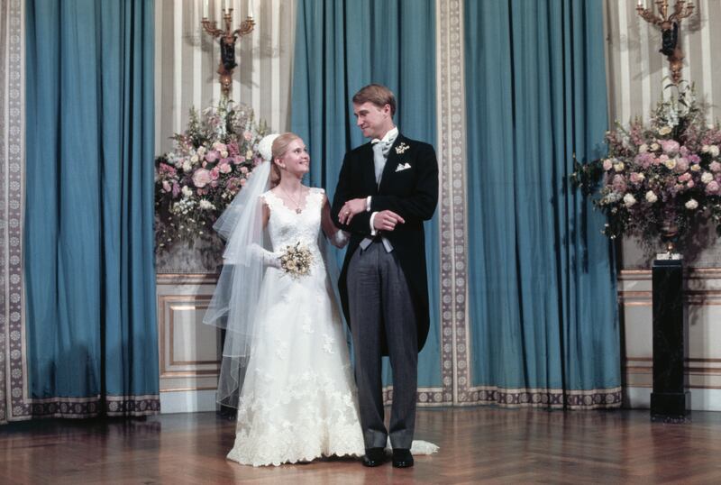 Tricia Nixon, daughter of president Richard Nixon and Patricia Nixon, married Edward Finch Cox in the Rose Garden on June 12, 1971. 