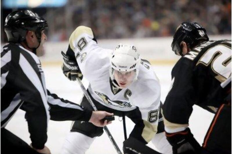 Sidney Crosby, centre, is leading the way as his Penguins find their top form. 

Mark Samala / CP