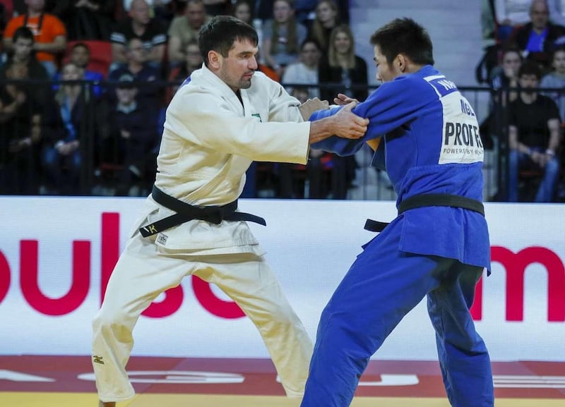 Victor Scvortov (white) versus Khadbaater Narankhuu of Mongolia in the 73-kilogramme final at The Hague Grand Prix. Courtesy IJF