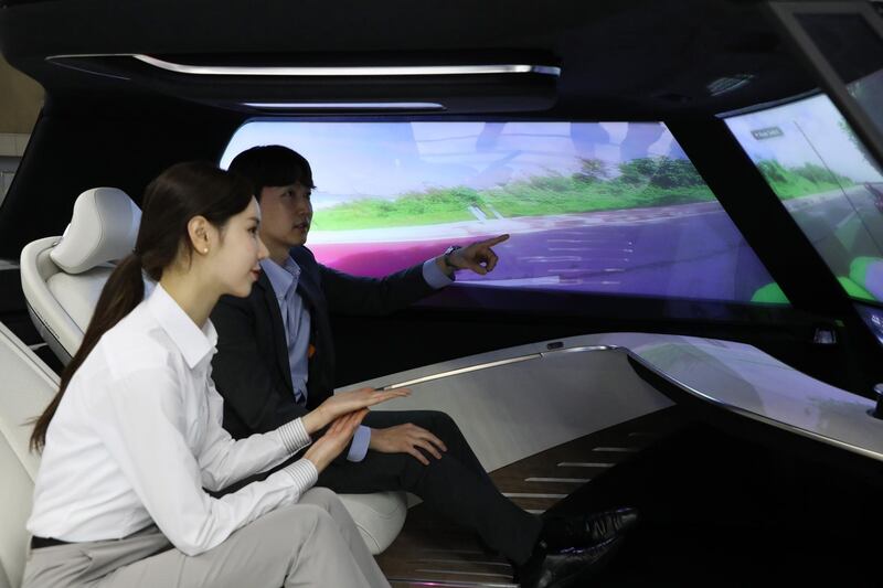 A Hyundai in-vehicle infotainment system is demonstrated. Seong Joon Cho / Bloomberg