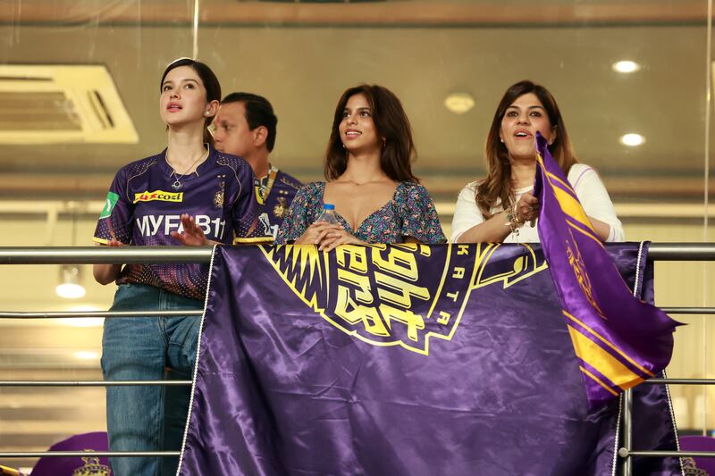 Suhana Khan, centre, daughter of Bollywood star Shah Rukh Khan, during match between Kolkata Knight Riders and Royal Challengers Bangalore at the Eden Gardens on April 6, 2023. Sportzpics for IPL