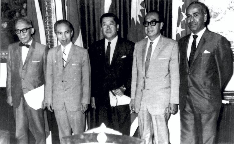 CORRECTION-ADDING NAMES
This handout photo received 10 August, 2007 from Thailand's Ministry of Foreign Affairs shows representatives lined up for a photo during the very first meeting of the Association of Southeast Asian Nations (ASEAN) in Bangkok on 08 August, 1967. The Association of Southeast Asian Nations was founded as a pro-western bloc at the height of the Cold War, but its 10 members now include communist-ruled Vietnam and Laos.  ASEAN marked its 40th anniversary 08 August, 2007.  Pictured are (L to R) then-Philippine Foreign Secretary Narciso Ramos, Indonesian Foreign Minister Adam Malik, Thai Foreign Minister Thanat Khoman, Malaysian Deputy Prime Minister Tun Abdul Razak and Singaporean Foreign Minister S. Rajaratnam.    RESTRICTED TO EDITORIAL USE   AFP PHOTO / HO / THAI MINISTRY OF FOREIGN AFFAIRS / AFP PHOTO / MINISTRY OF FOREIGN AFFAIRS / AFP