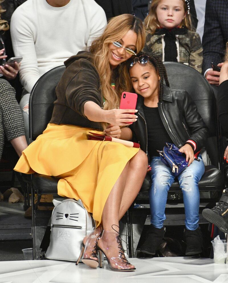 LOS ANGELES, CA - FEBRUARY 18:  Beyonce and Blue Ivy Carter attend the NBA All-Star Game 2018 at Staples Center on February 18, 2018 in Los Angeles, California.  (Photo by Allen Berezovsky/Getty Images)