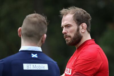LONDON, ENGLAND - JANUARY 24: Alun Wyn Jones of Wales (R) and John Barclay of Scotland speak during the 6 Nations Launch event at the Hilton on January 24, 2018 in London, England.  (Photo by Linnea Rheborg/Getty Images)