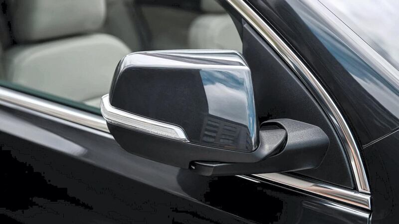 Neat wing mirrors.