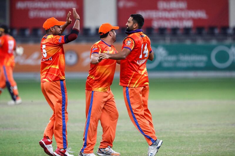 DUBAI UNITED ARAB EMIRATES. 24 DECEMBER 2020. Emirates D20 Final, Sharjah (Orange) vs Fujairah (Blue) at the Dubai International Stadium. (Photo: Antonie Robertson/The National) Journalist: Amith Passela. Section: Sport.