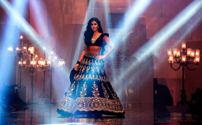 Bollywood actress Katrina Kaif presents a creation by designer Manish Malhotra at Lakme Fashion Week (LFW) Winter Festive 2019 in Mumbai on August 20, 2019.  - XGTY / RESTRICTED TO EDITORIAL USE
 / AFP / Sujit Jaiswal / XGTY / RESTRICTED TO EDITORIAL USE
