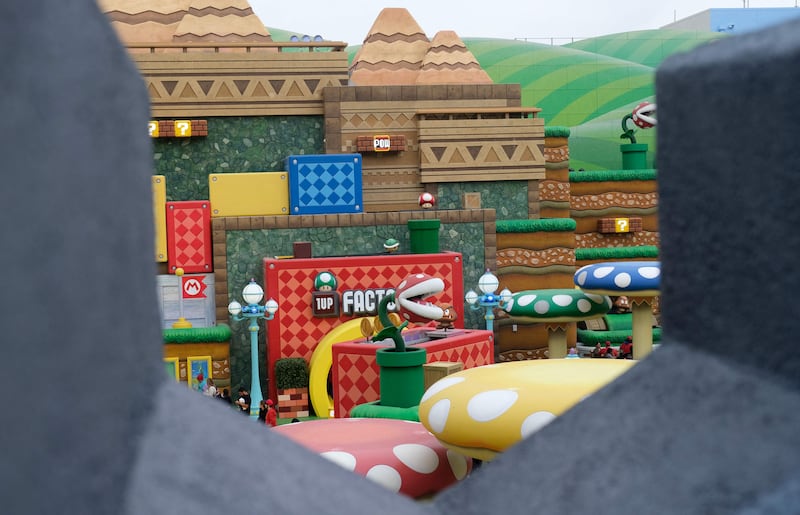 The piranha plant is seen through the walls of Bowser’s castle