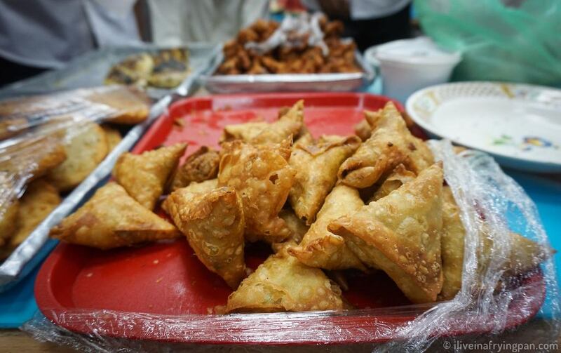 Samosas being sold at an Iftar stall. Photo Courtesy: Frying Pan Adventures