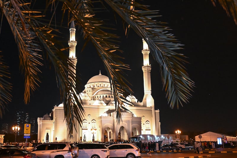 Al Noor Mosque in Sharjah draws huge crowds for taraweeh

