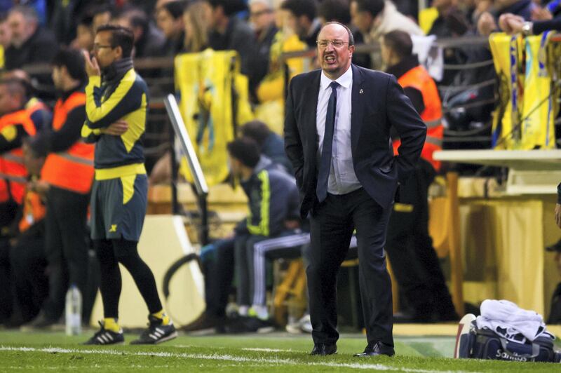 VILLARREAL, SPAIN - DECEMBER 13:  Head coach Rafael Benitez of Real Madrid CF gives instructions during the La Liga match between Villarreal CF and Real Madrid CF at El Madrigal on December 13, 2015 in Villarreal, Spain.  (Photo by Alex Caparros/Getty Images)