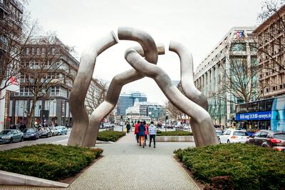 The broken chain sculpture in Tauentzienstrasse, Berlin. Airbnb has contacted authorities in Germany, Poland, Hungary and Romania to offer accommodation support to Ukrainians fleeing their country. Photo: Airbnb